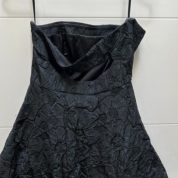 Elle By RW&CO Strapless Open Back Floral Embossed Cocktail Mini Dress - Picture 5 of 7